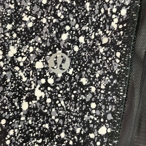 Lululemon Outrun 17" Crop Size 8 - Picture 12 of 13